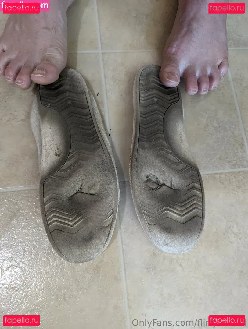 flirtyf33t94 Onlyfans Photo Gallery 