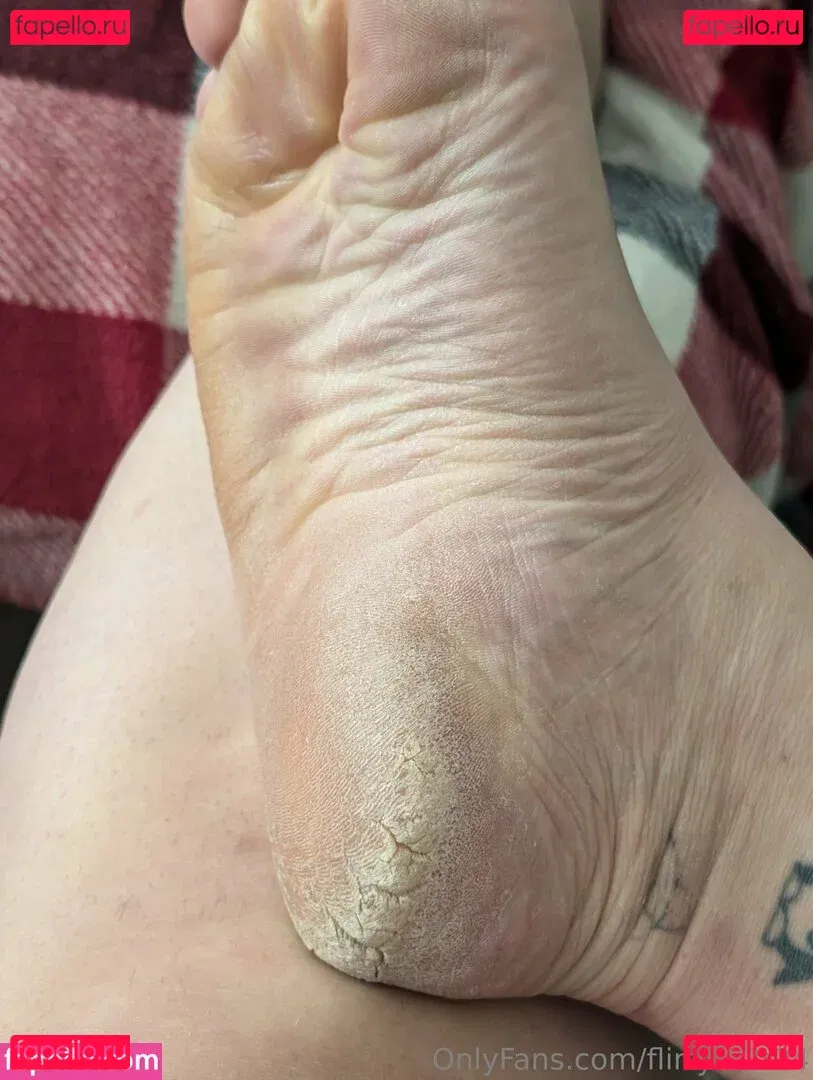 flirtyf33t94 Onlyfans Photo Gallery 