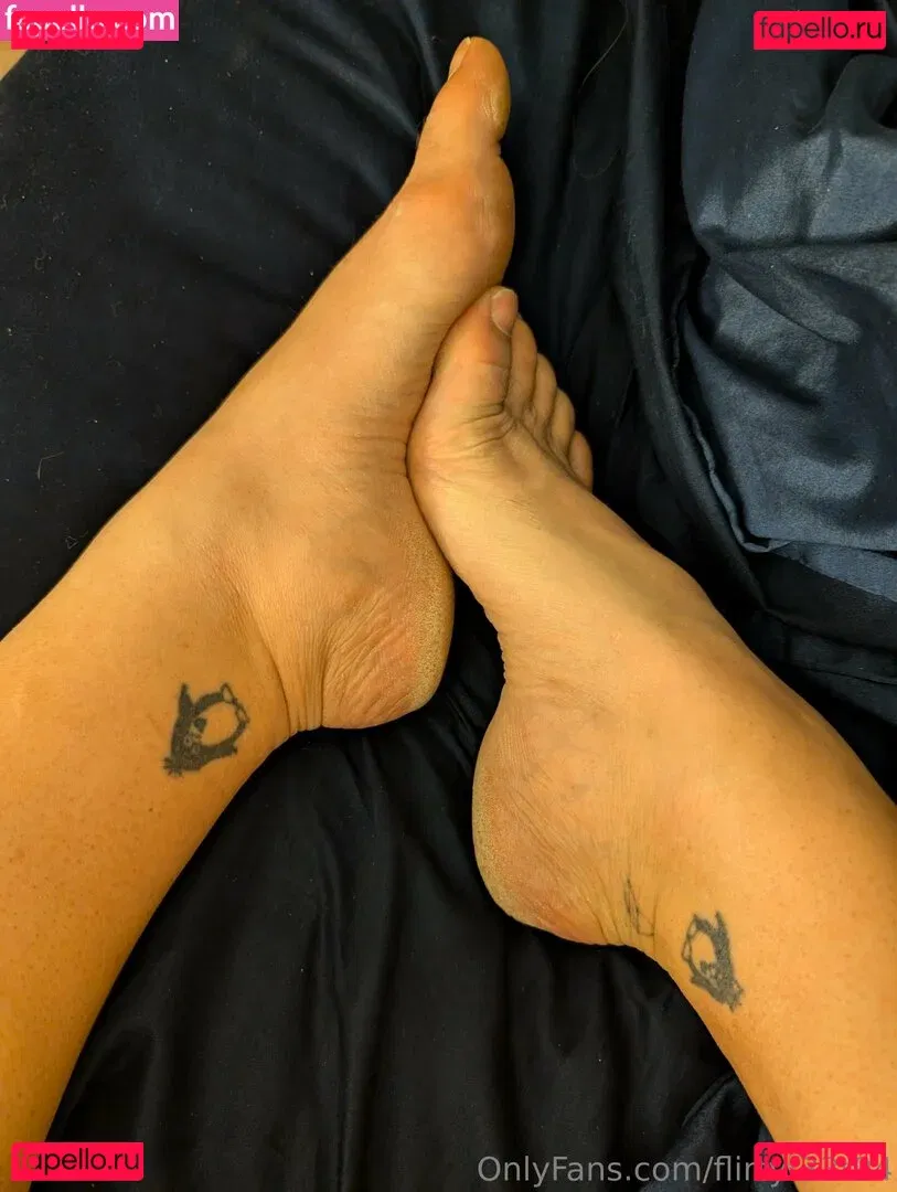 flirtyf33t94 Onlyfans Photo Gallery 