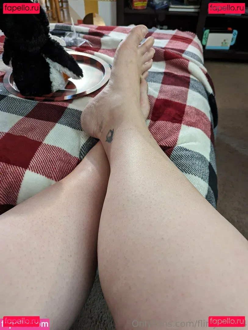 flirtyf33t94 Onlyfans Photo Gallery 