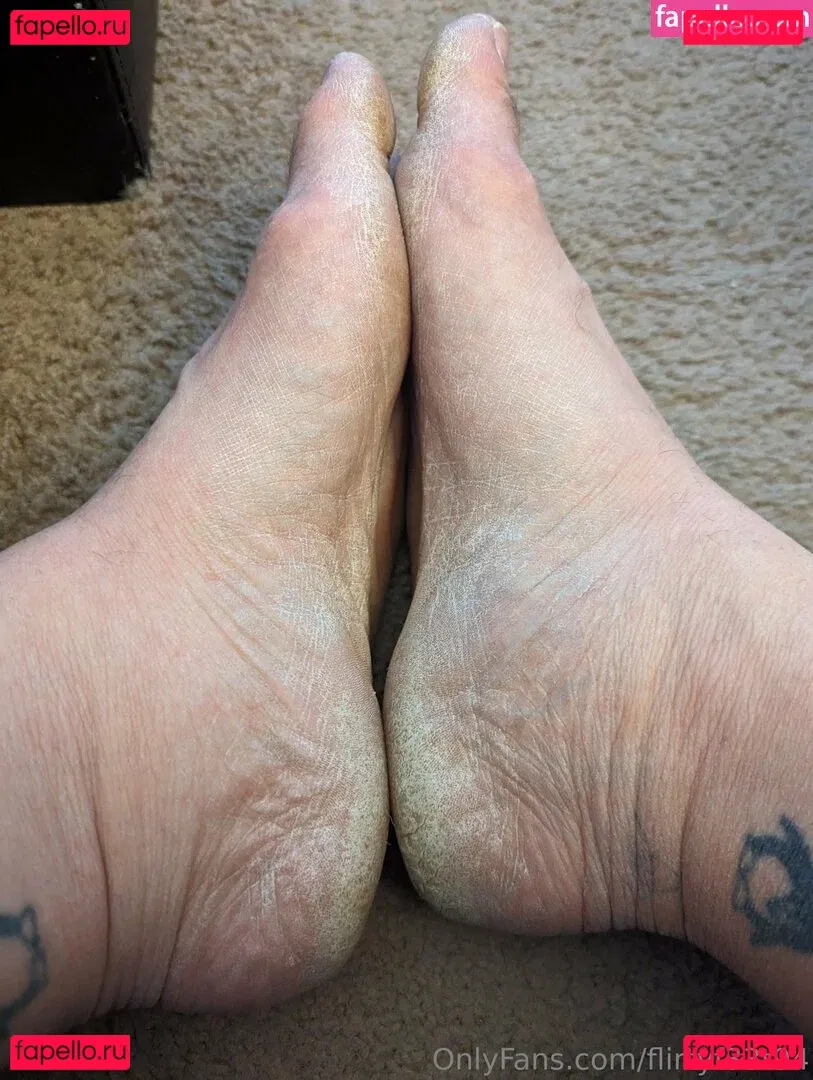 flirtyf33t94 Onlyfans Photo Gallery 