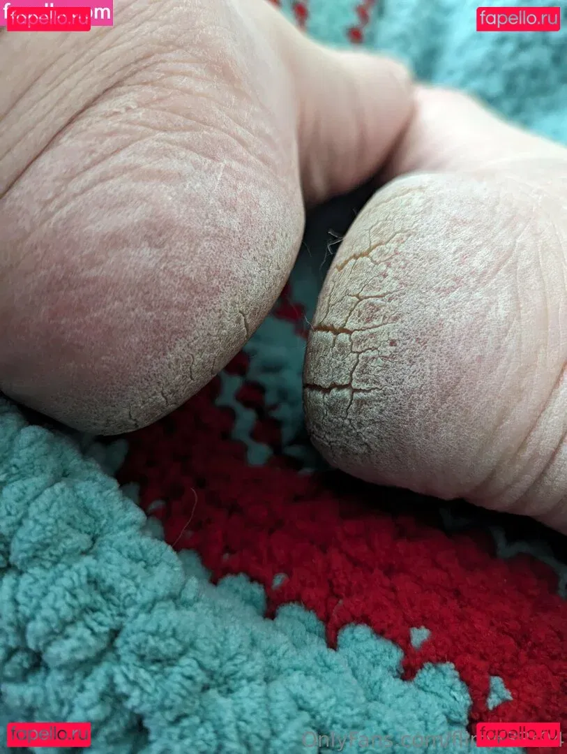 flirtyf33t94 Onlyfans Photo Gallery 