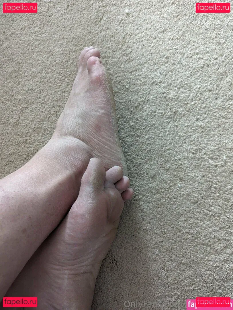 flirtyf33t94 Onlyfans Photo Gallery 