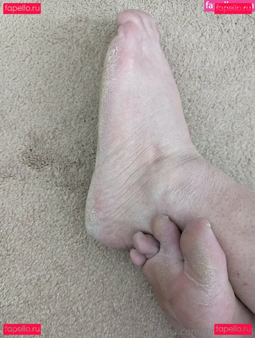 flirtyf33t94 Onlyfans Photo Gallery 