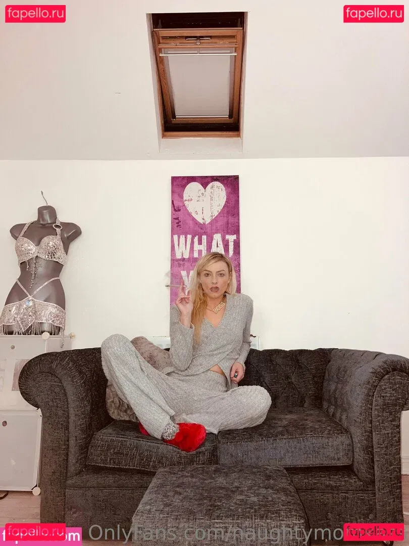 naughtymomkass Onlyfans Photo Gallery 