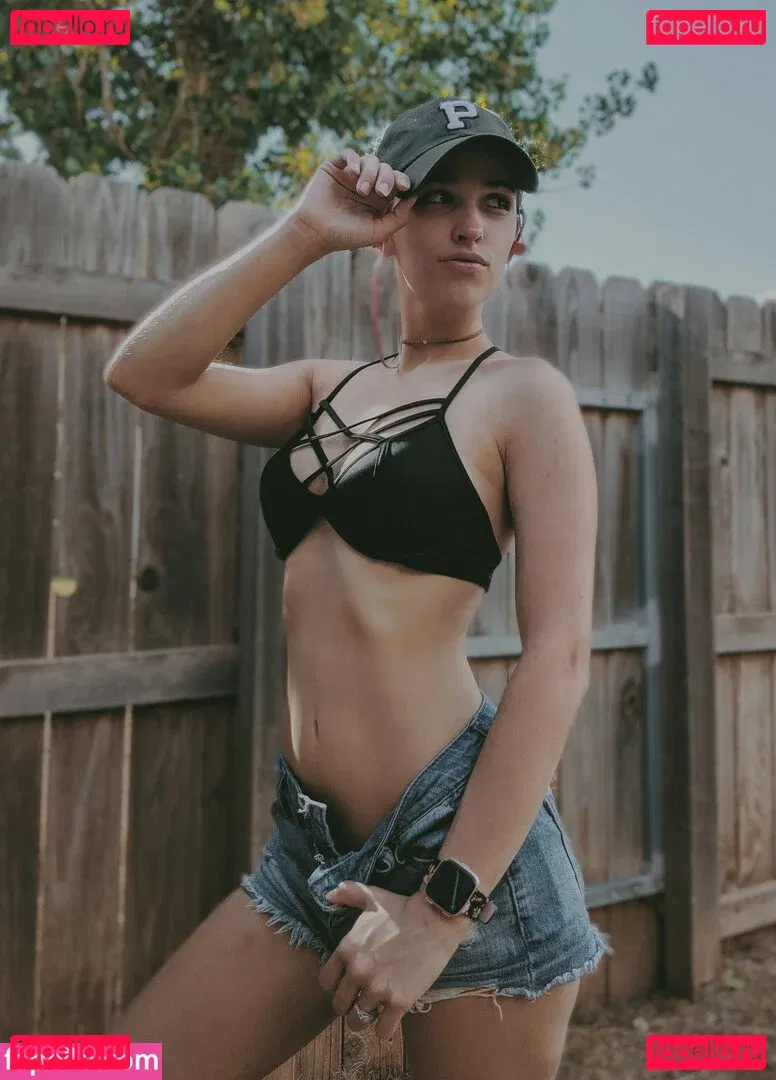 trexintheshower Onlyfans Photo Gallery 