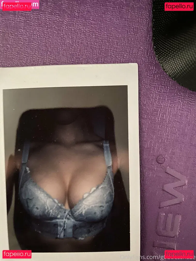 g0ddesshaze Onlyfans Photo Gallery 