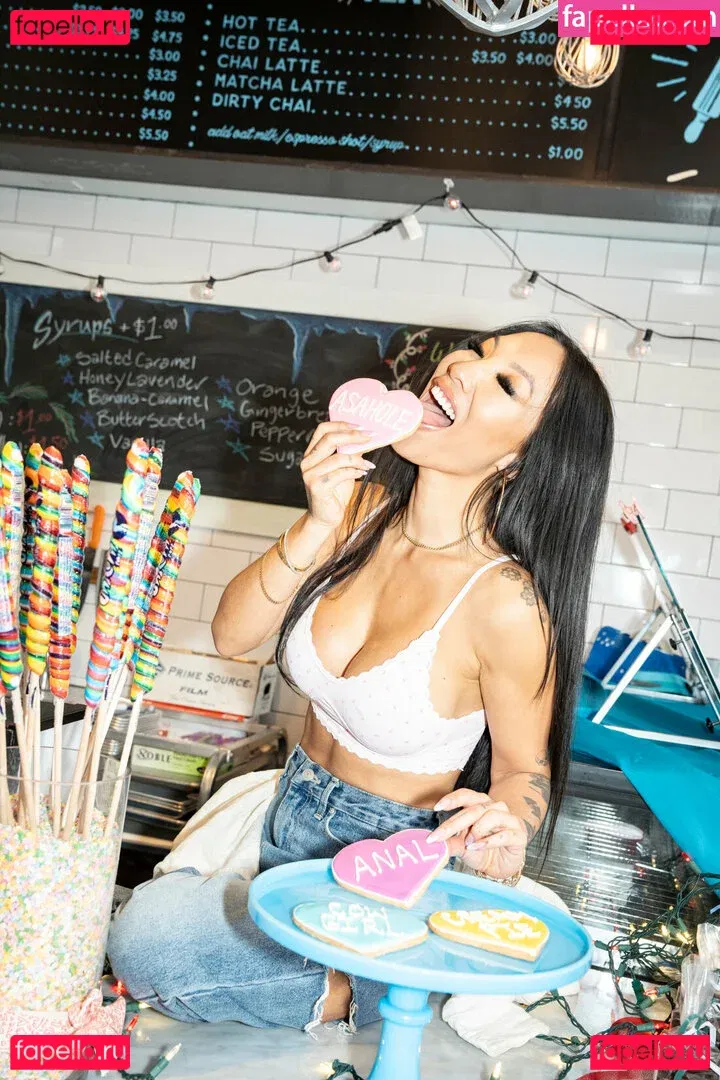 asaakirafree Onlyfans Photo Gallery 