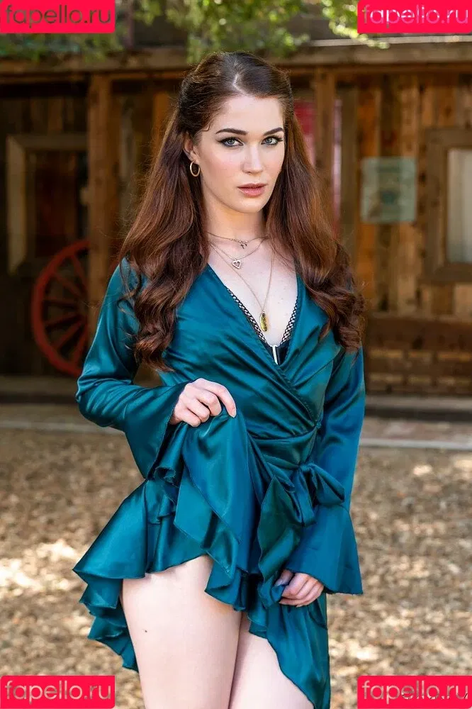 Evelyn Claire Onlyfans Photo Gallery 