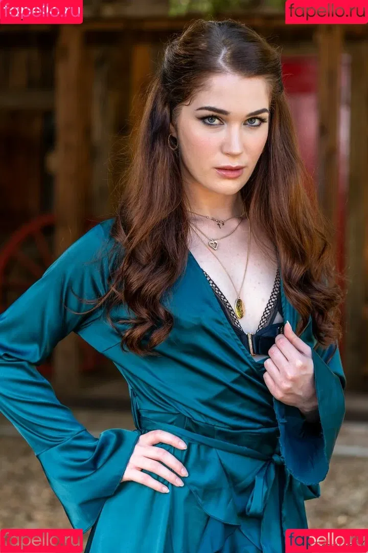Evelyn Claire Onlyfans Photo Gallery 