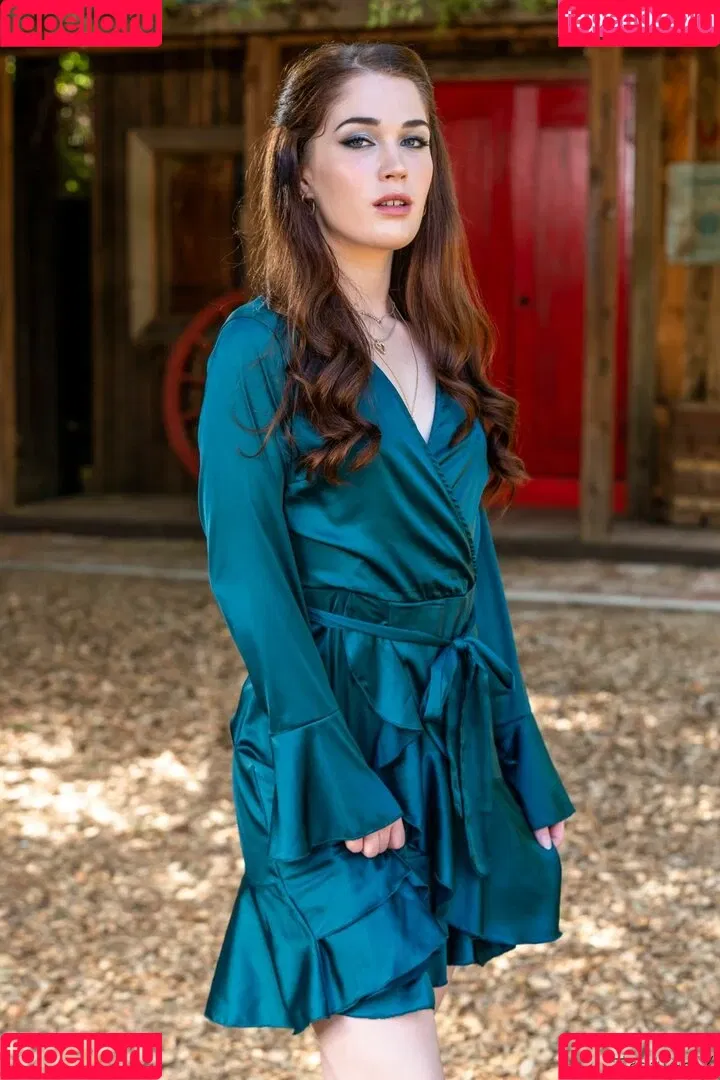 Evelyn Claire Onlyfans Photo Gallery 
