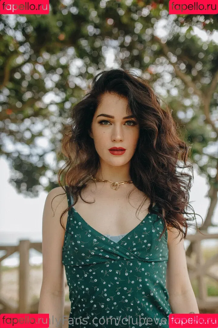 Evelyn Claire Onlyfans Photo Gallery 