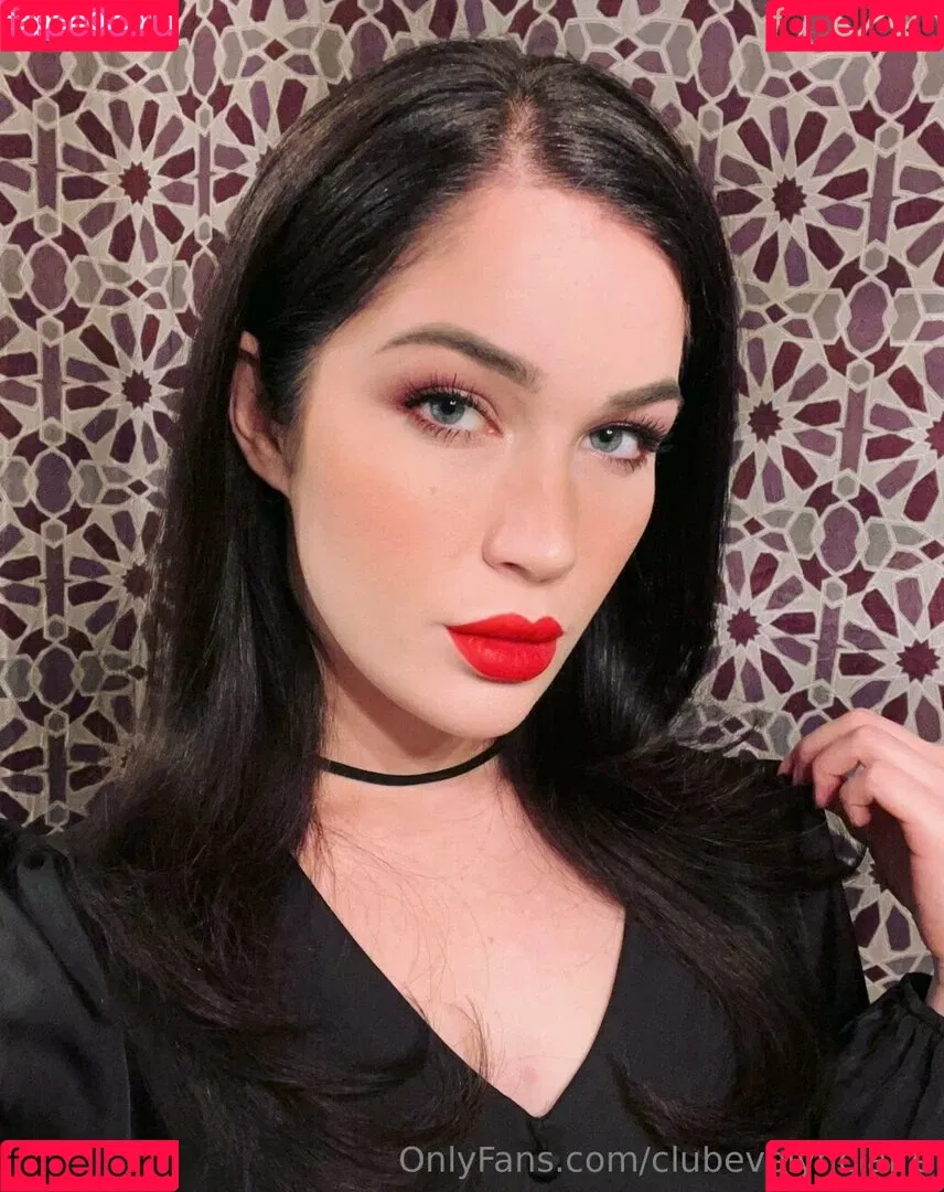 Evelyn Claire Onlyfans Photo Gallery 