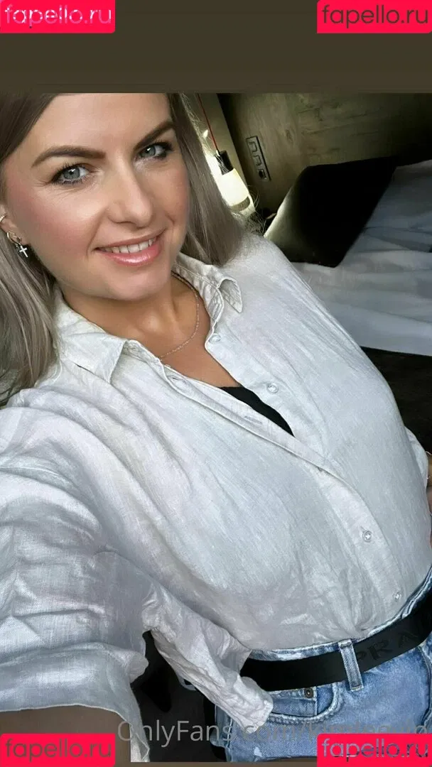 housewifekim Onlyfans Photo Gallery 