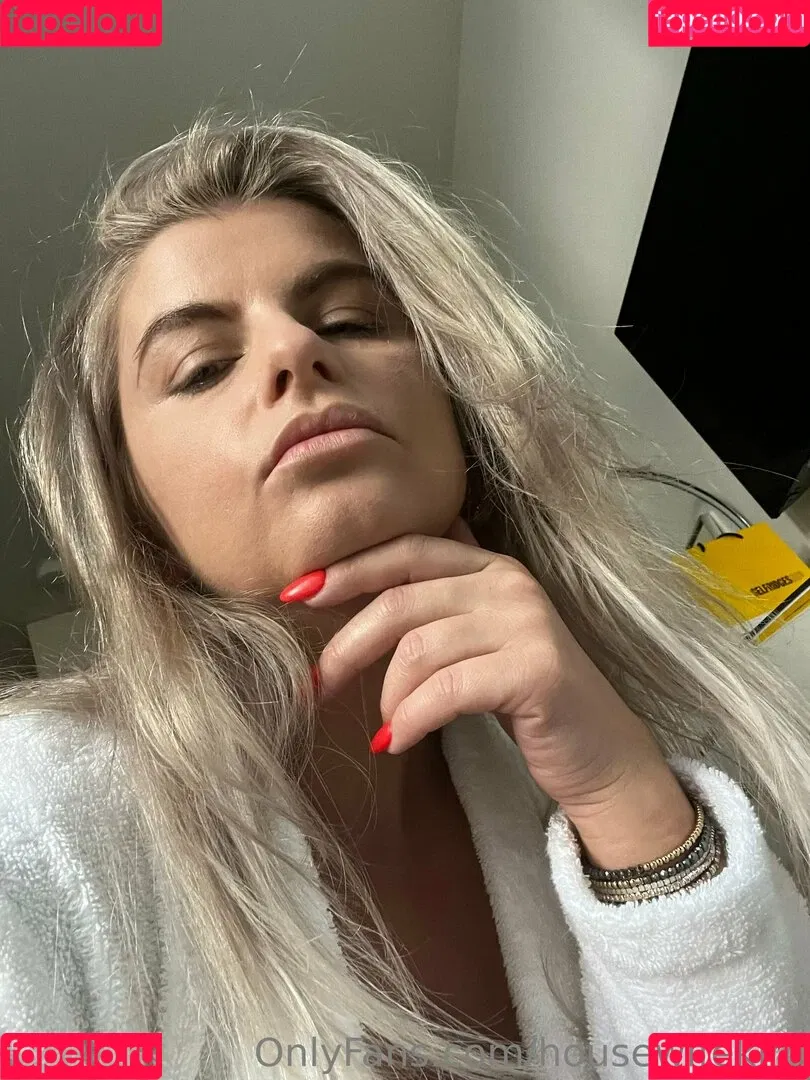 housewifekim Onlyfans Photo Gallery 
