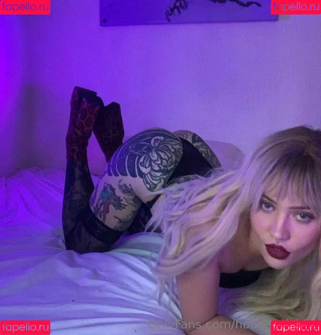 housewifekim Onlyfans Photo Gallery 