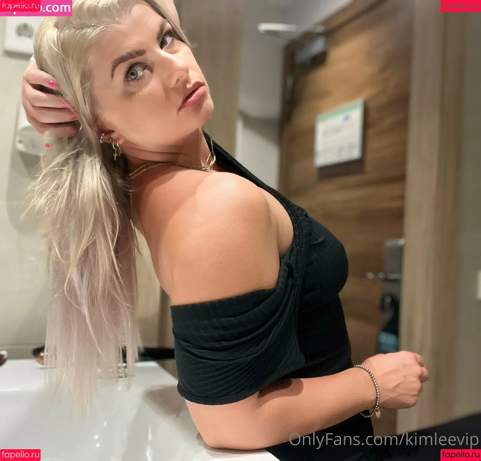 housewifekim Onlyfans Photo Gallery 