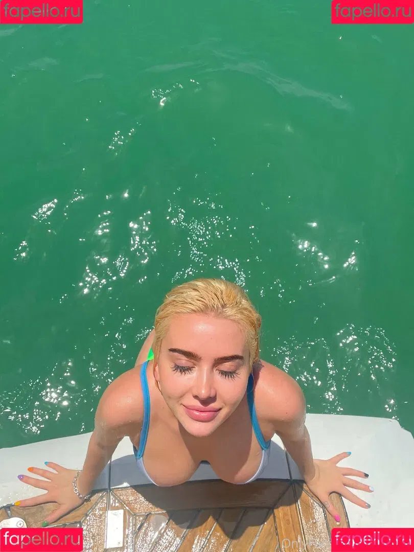 sooofina Onlyfans Photo Gallery 