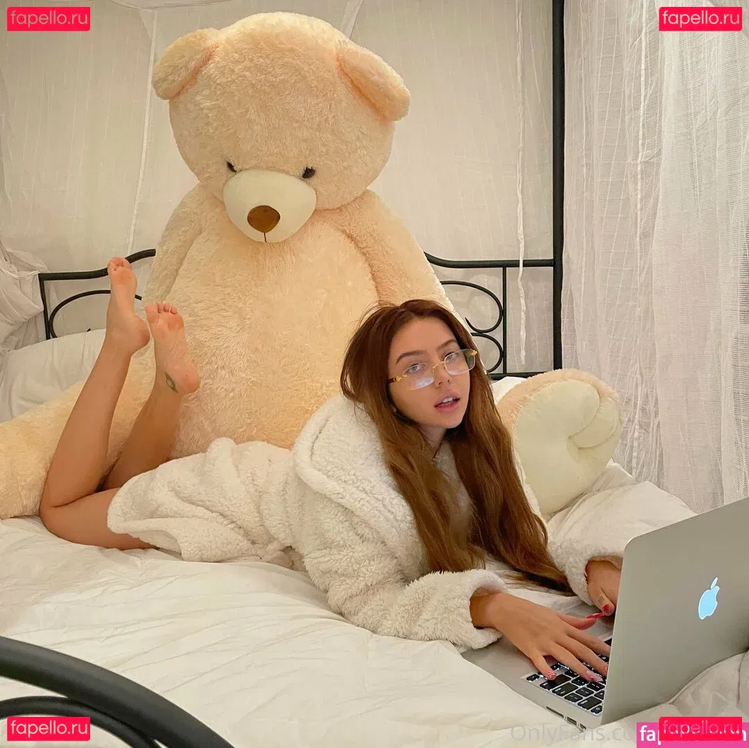 sooofina Onlyfans Photo Gallery 