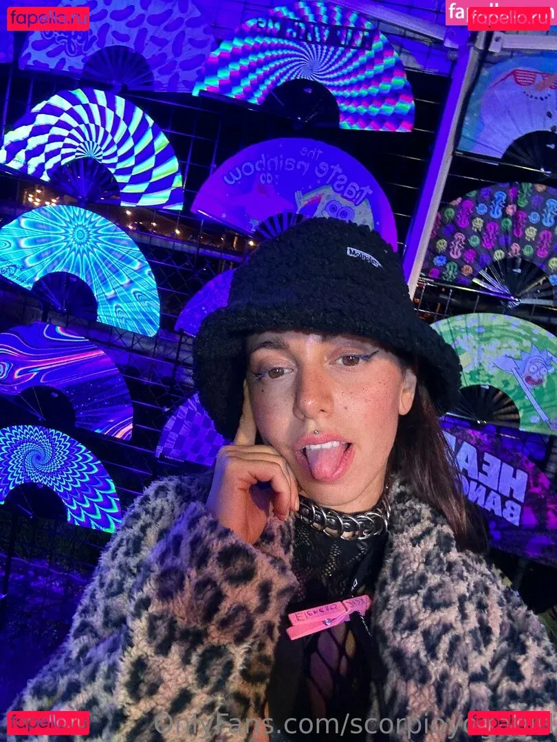 scorpioyogagirl Onlyfans Photo Gallery 