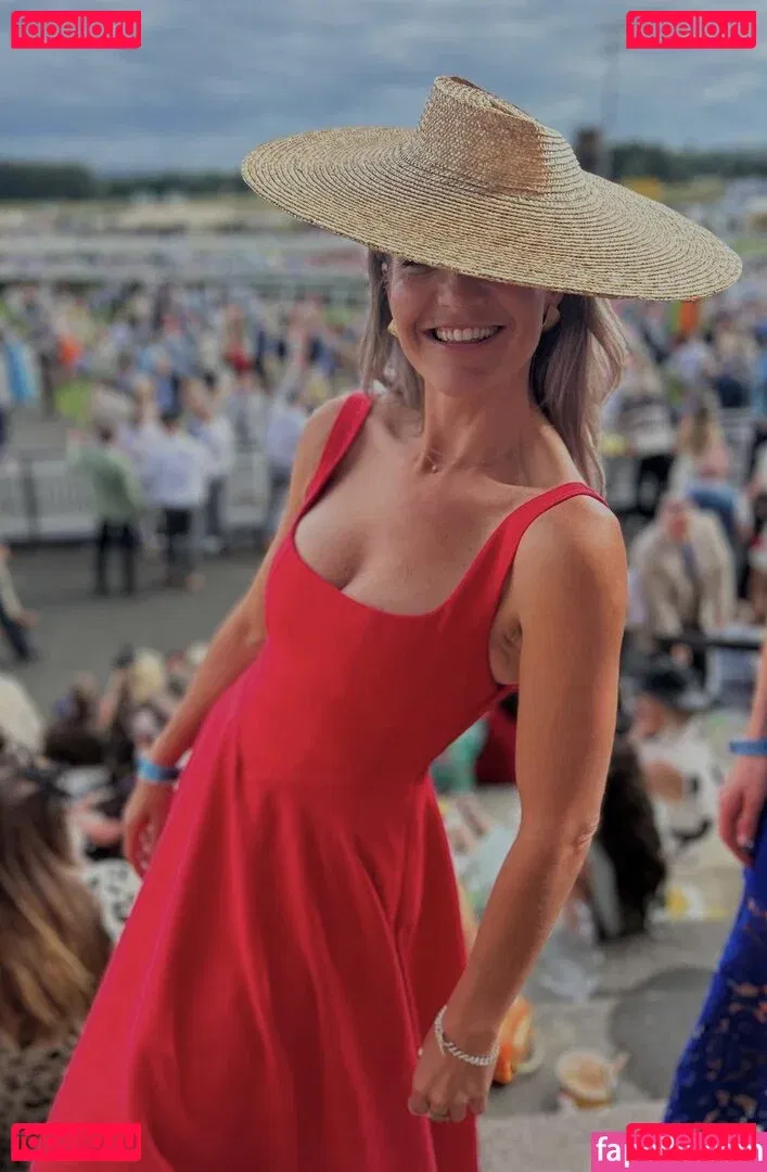 Helen Skelton Onlyfans Photo Gallery 