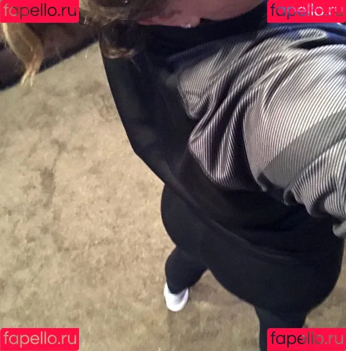 Show Your Girlfriend Onlyfans Photo Gallery 