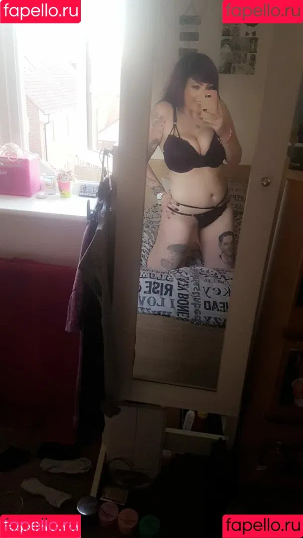 Show Your Girlfriend Onlyfans Photo Gallery 