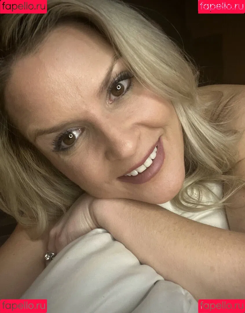 Show Your Girlfriend Onlyfans Photo Gallery 
