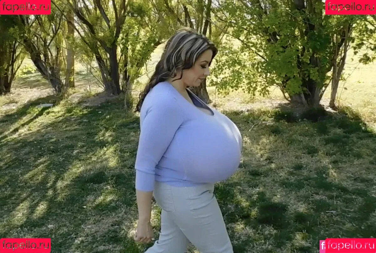Chelsea Charms Onlyfans Photo Gallery 