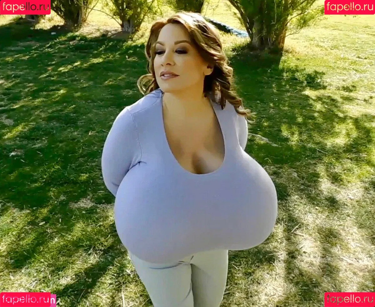 Chelsea Charms Onlyfans Photo Gallery 
