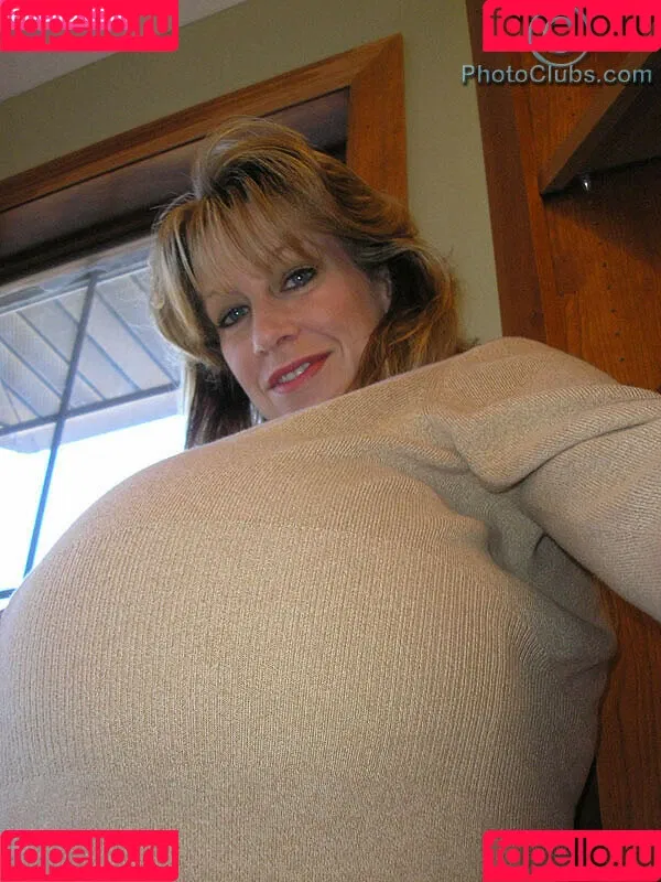 Chelsea Charms Onlyfans Photo Gallery 