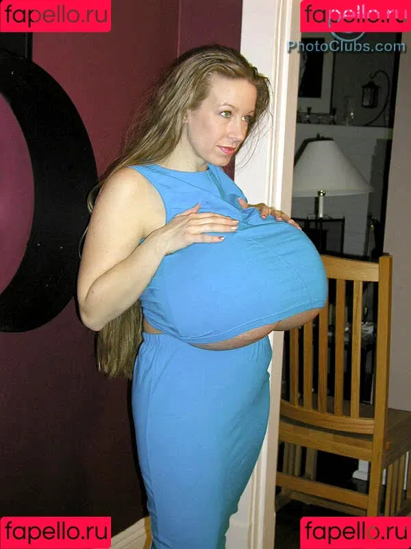 Chelsea Charms Onlyfans Photo Gallery 