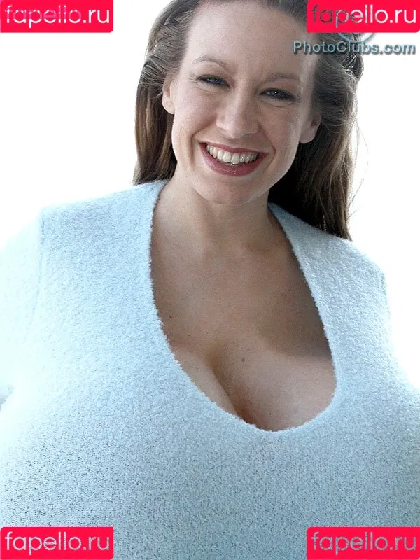 Chelsea Charms Onlyfans Photo Gallery 