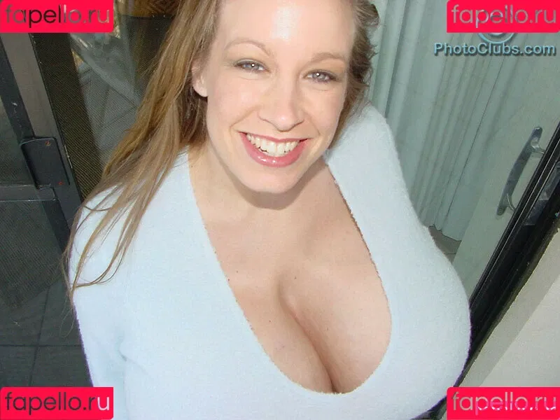 Chelsea Charms Onlyfans Photo Gallery 