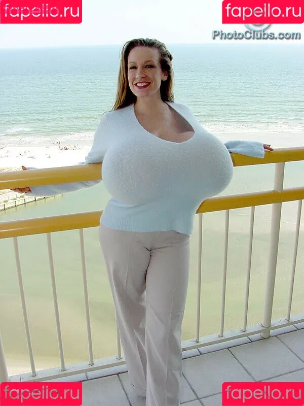 Chelsea Charms Onlyfans Photo Gallery 