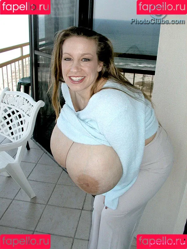Chelsea Charms Onlyfans Photo Gallery 