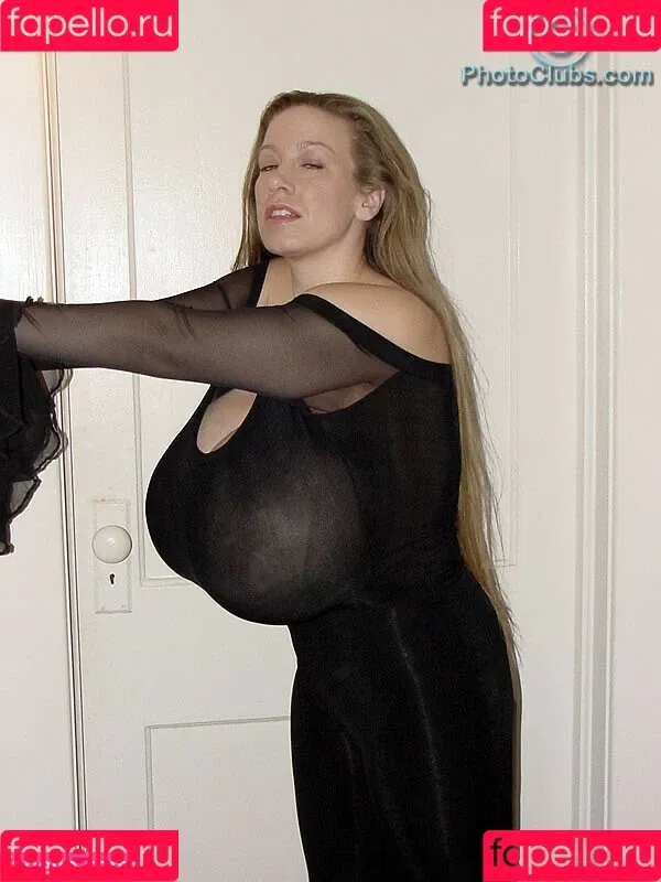 Chelsea Charms Onlyfans Photo Gallery 