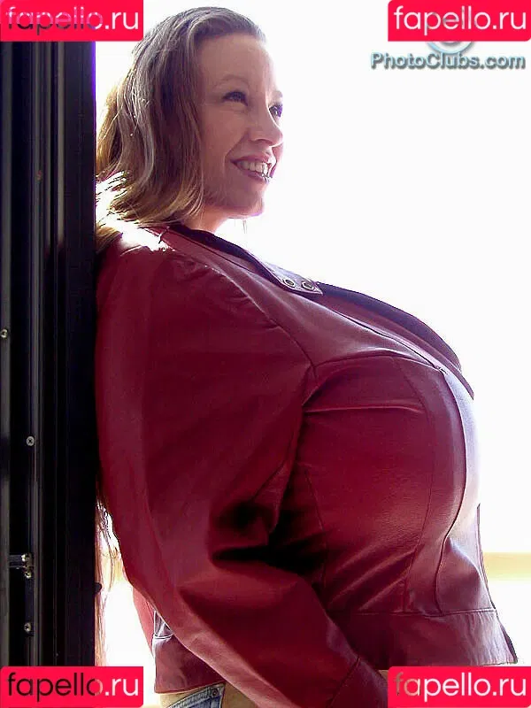 Chelsea Charms Onlyfans Photo Gallery 