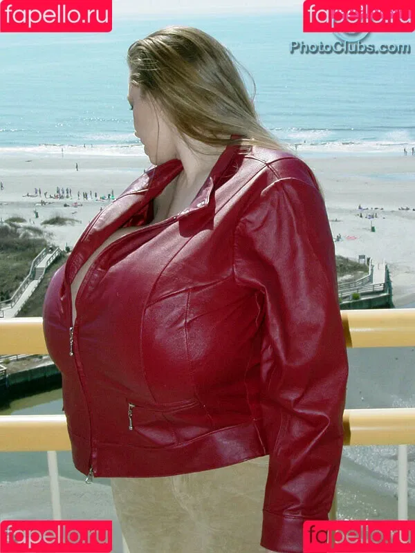 Chelsea Charms Onlyfans Photo Gallery 