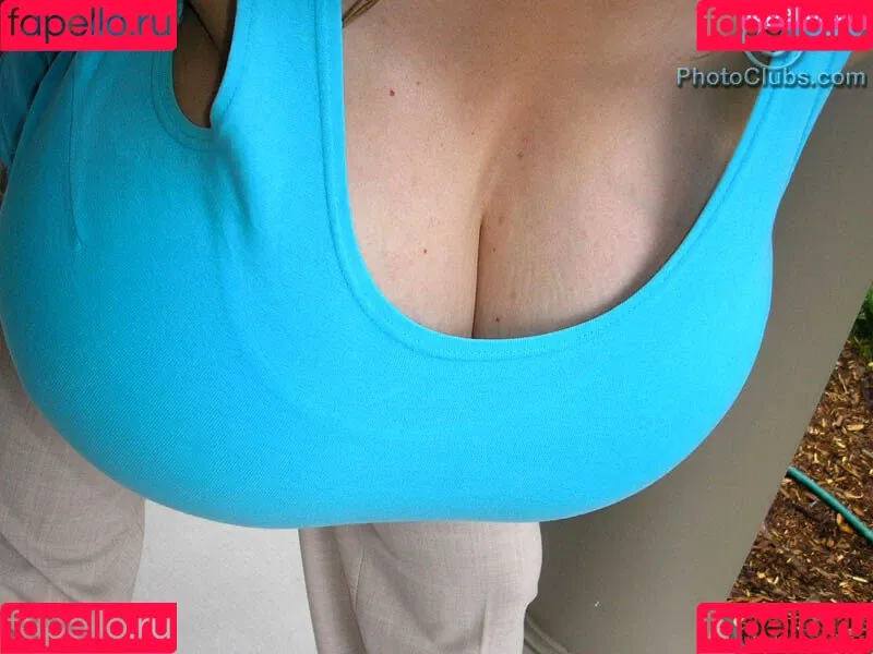 Chelsea Charms Onlyfans Photo Gallery 