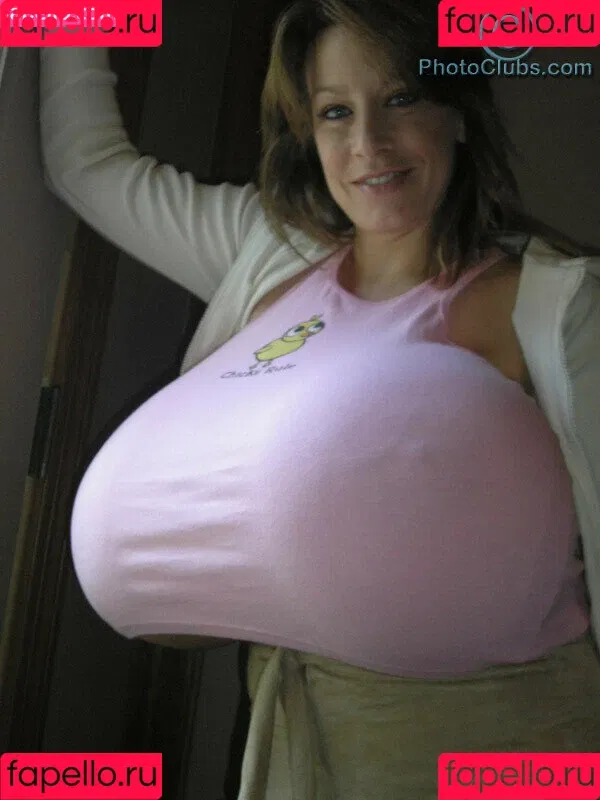 Chelsea Charms Onlyfans Photo Gallery 