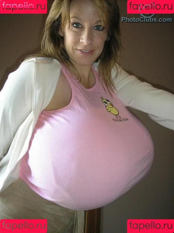 Chelsea Charms Onlyfans Photo Gallery 