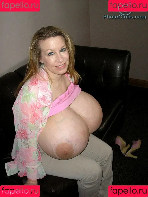 Chelsea Charms Onlyfans Photo Gallery 