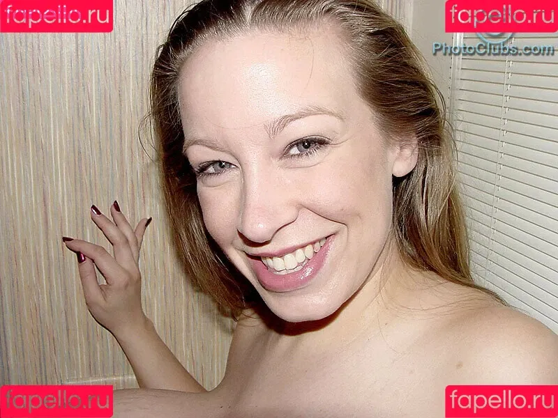 Chelsea Charms Onlyfans Photo Gallery 