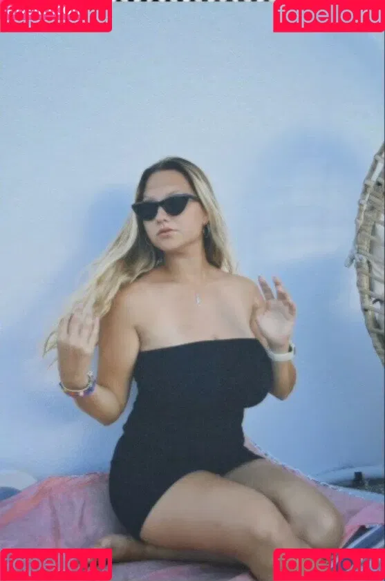 Leandra Lopes Onlyfans Photo Gallery 