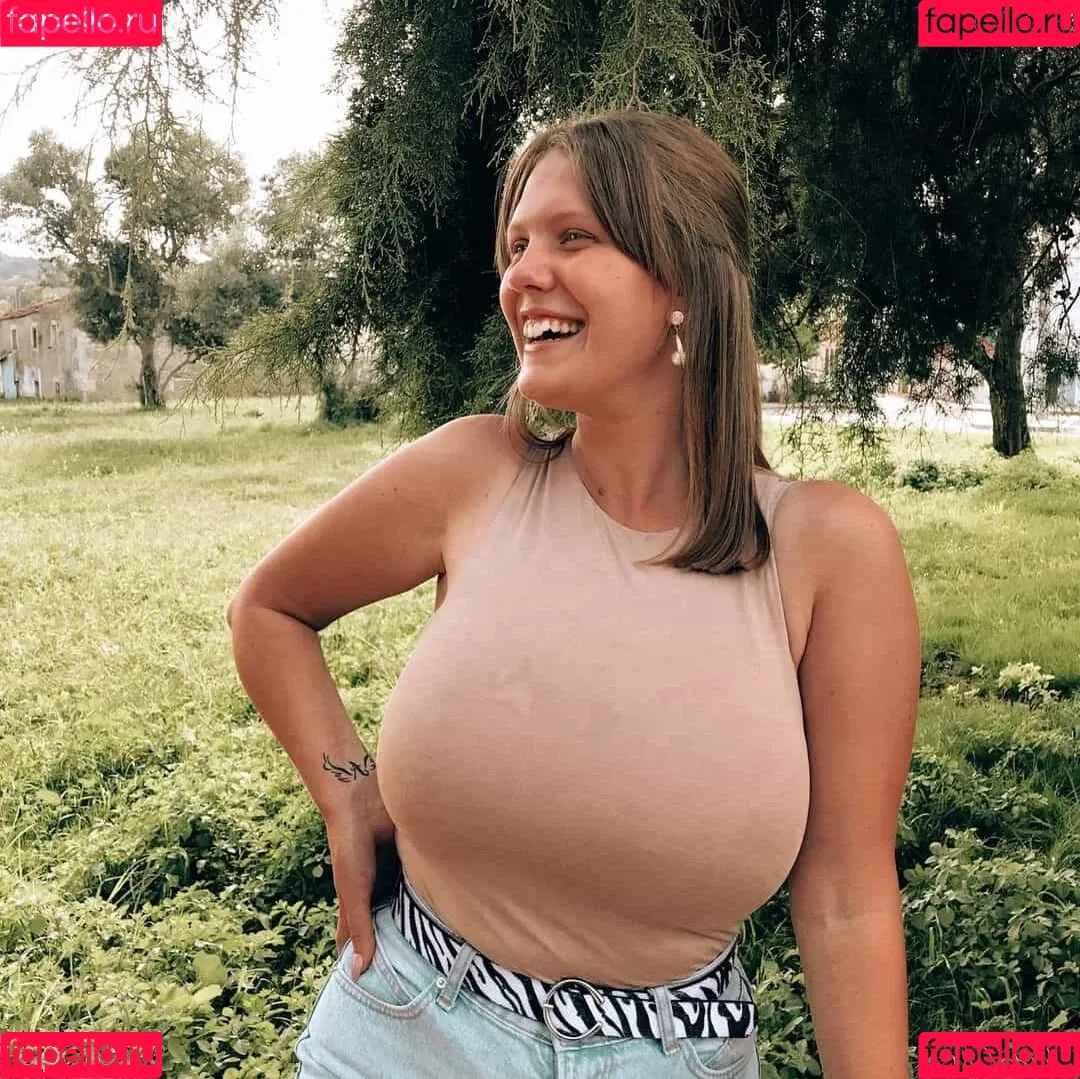 Leandra Lopes Onlyfans Photo Gallery 