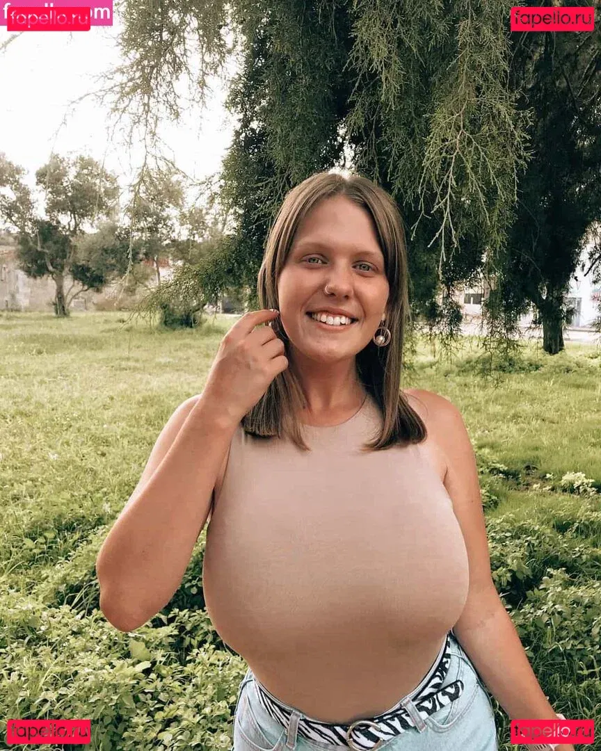 Leandra Lopes Onlyfans Photo Gallery 