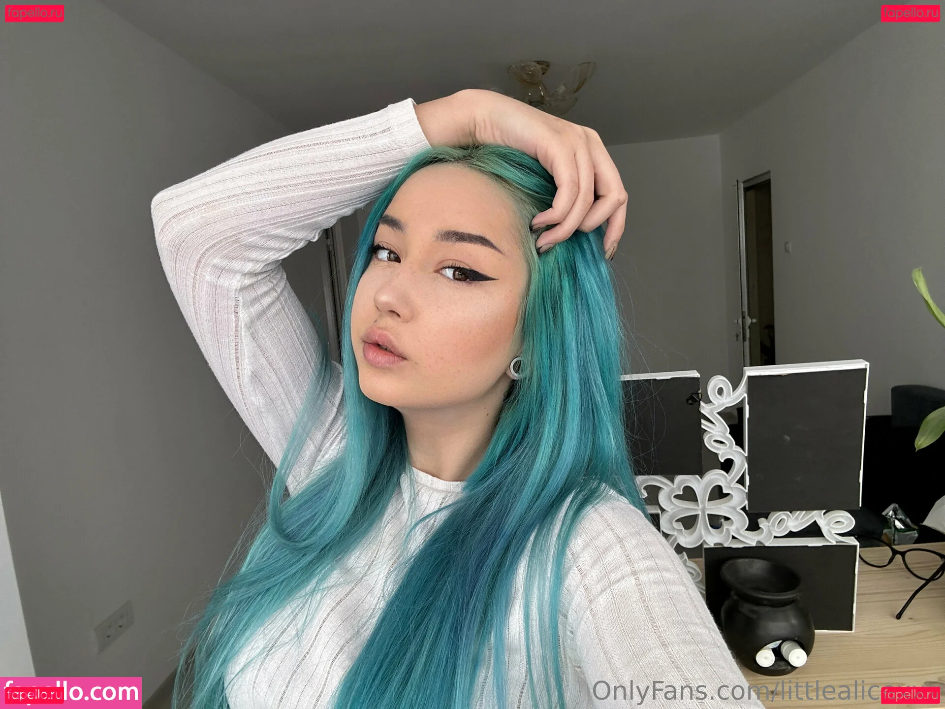 littlealicexxx Onlyfans Photo Gallery 