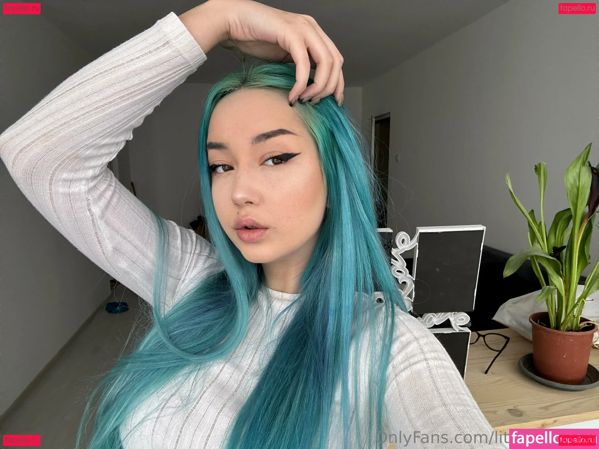 littlealicexxx Onlyfans Photo Gallery 