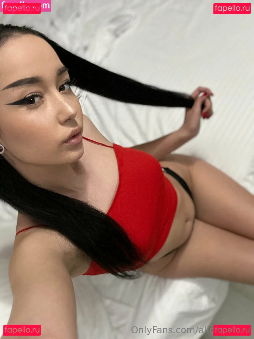 littlealicexxx Onlyfans Photo Gallery 